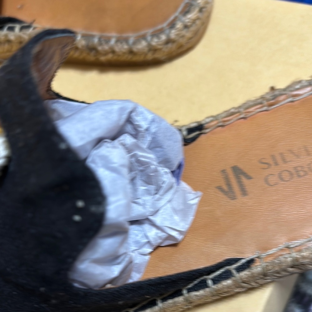 Elegant Black Espadrille Mules with Tassels - Picture 3 of 9